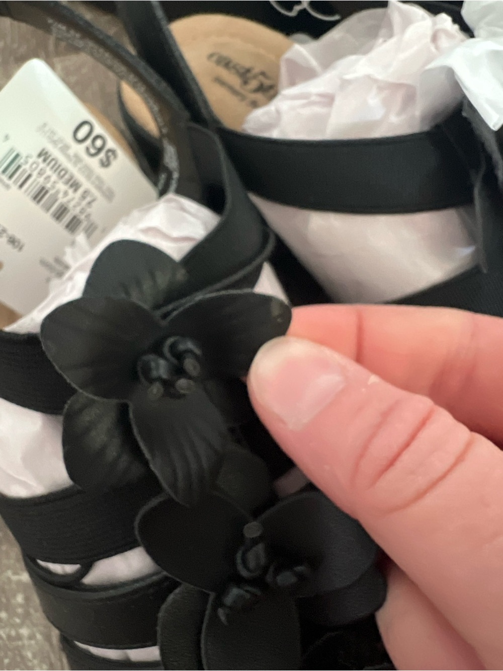 BRAND NEW East 5th Women's Black Strappy Wedge Sandals with Flowers 7.5 - Picture 4 of 8